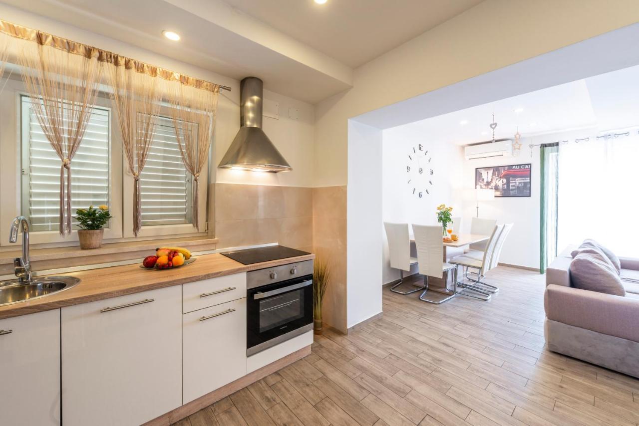 Charming Apartment Ines Ragusa Esterno foto